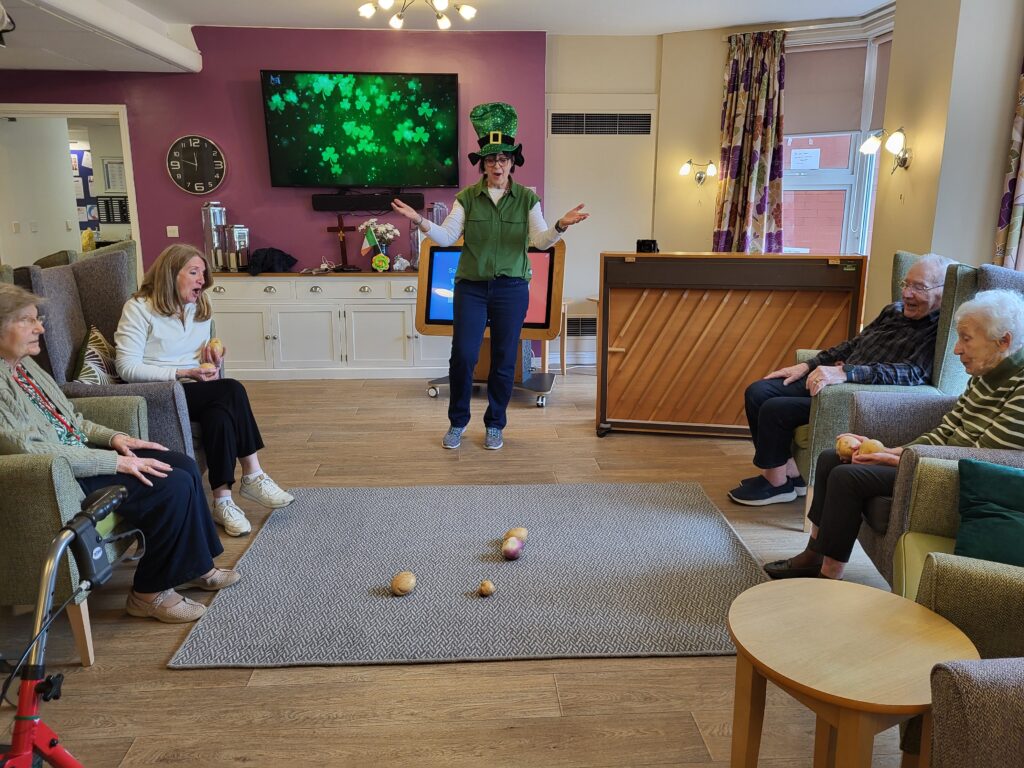 A game of carpet boules with potatoes! A good time had by all. 